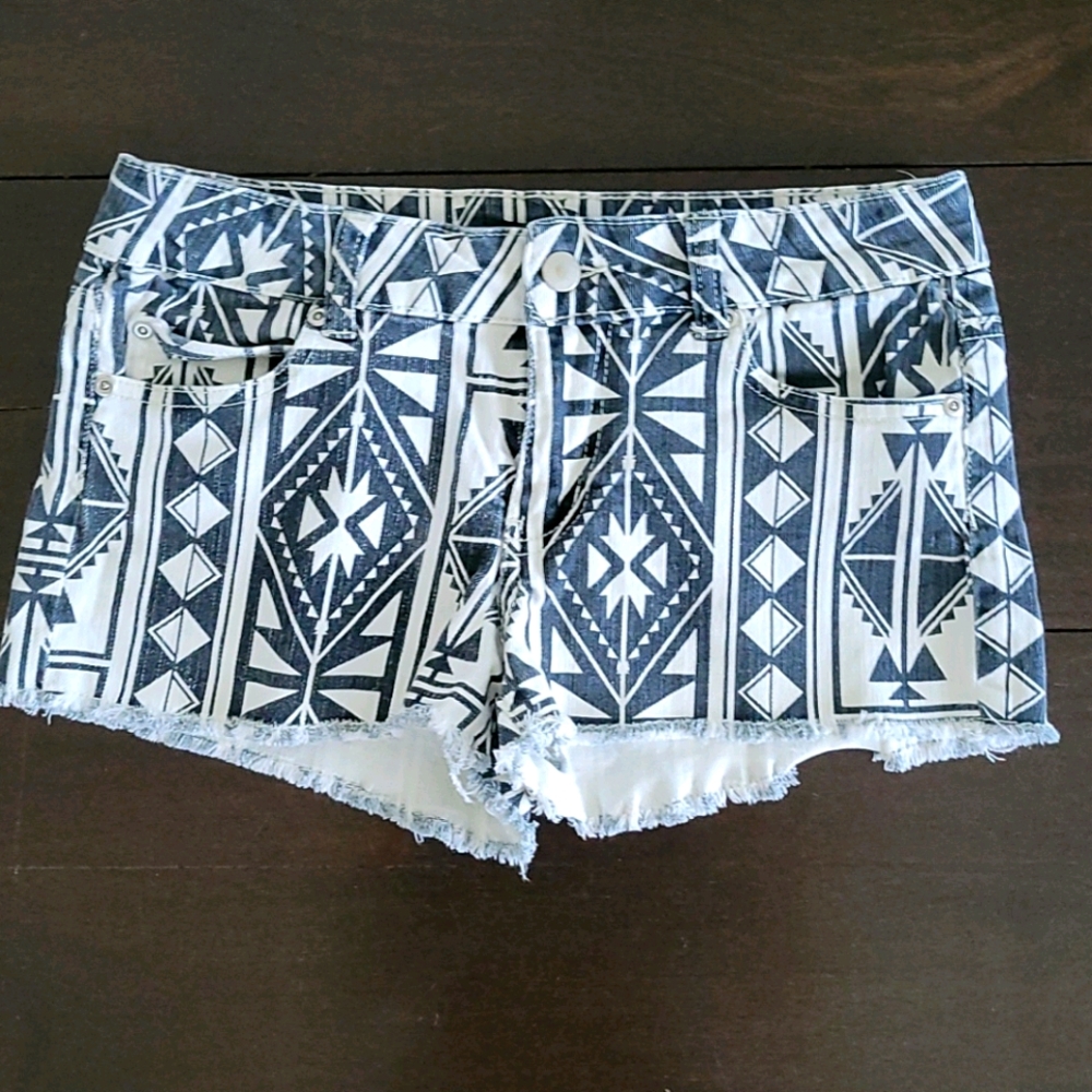 WOMEN'S FOREVER 21 GEOMETRIC DENIM SHORTS